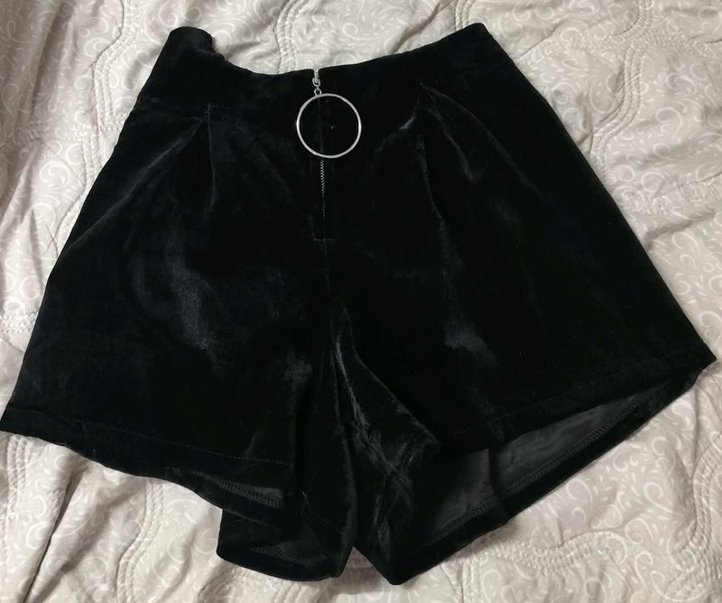 Black Velvet Ring Detail Shorts