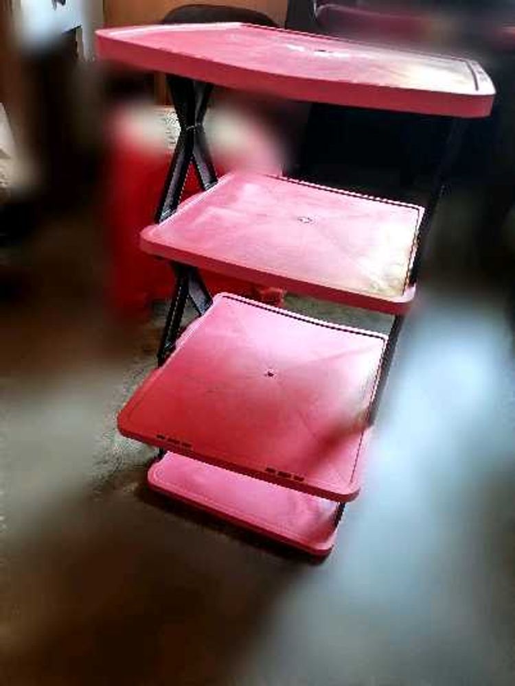 Pink Multi-Tiered show rack Stand