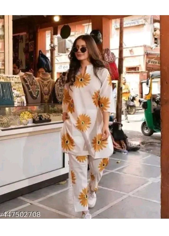 Stylish Sunflower Print Kurta Set