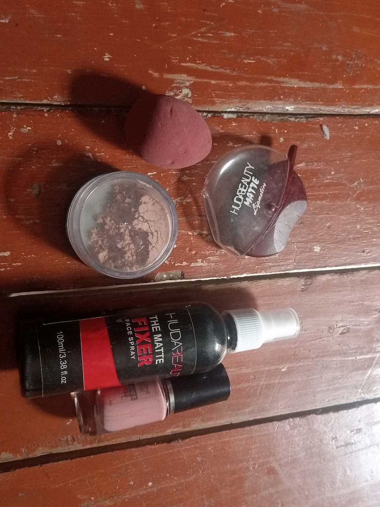 Huda Beauty Makeup Set