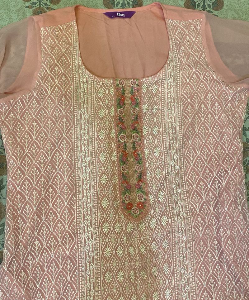 Elegant Pink Embroidered Kurta