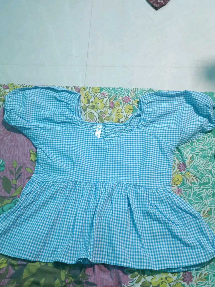 Cute Blue Gingham Puff Sleeve Top
