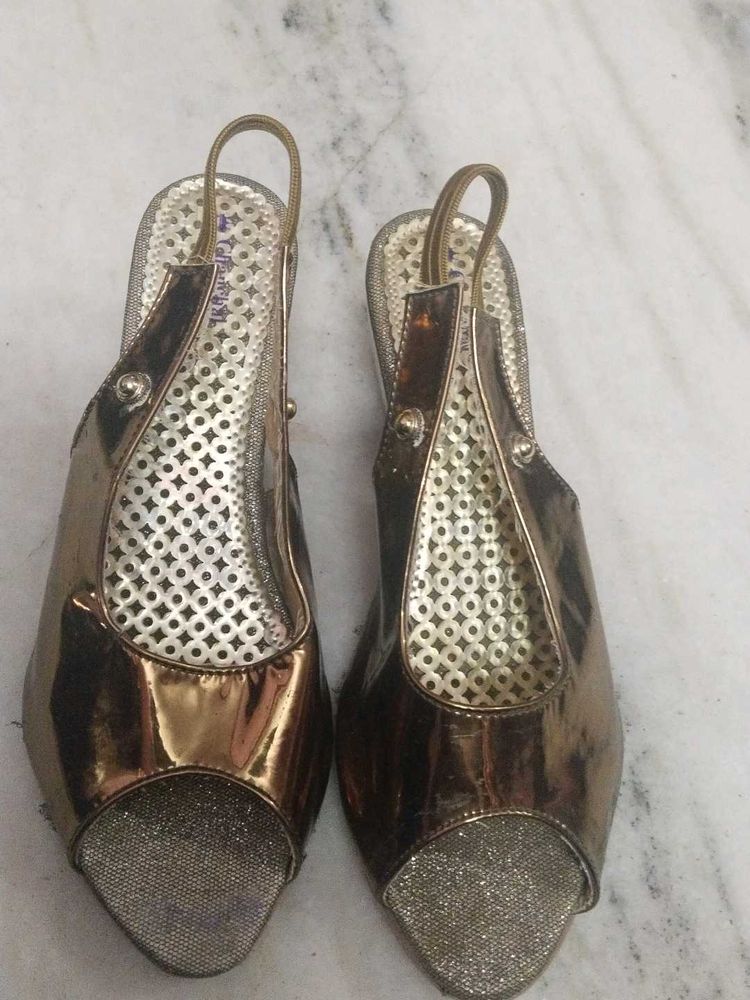 Elegant Metallic Slingback Heels