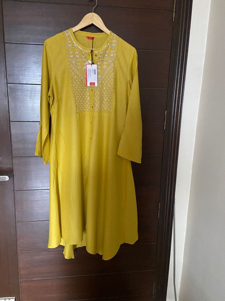 W Stylish Yellow Embroidered Kurta (16)