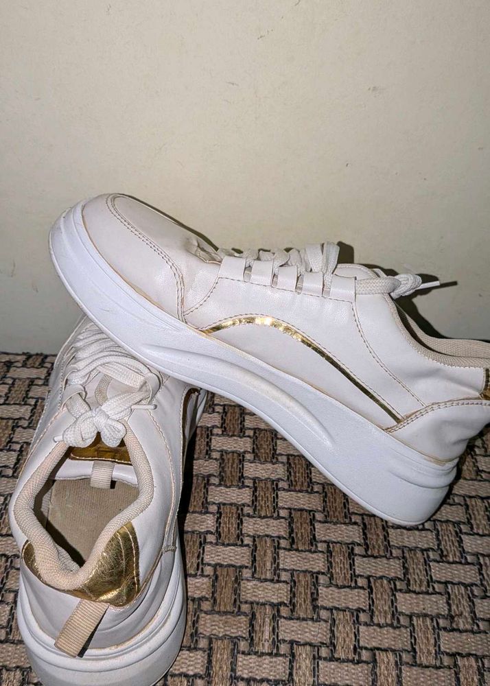 Chic White &amp; Gold Sneakers