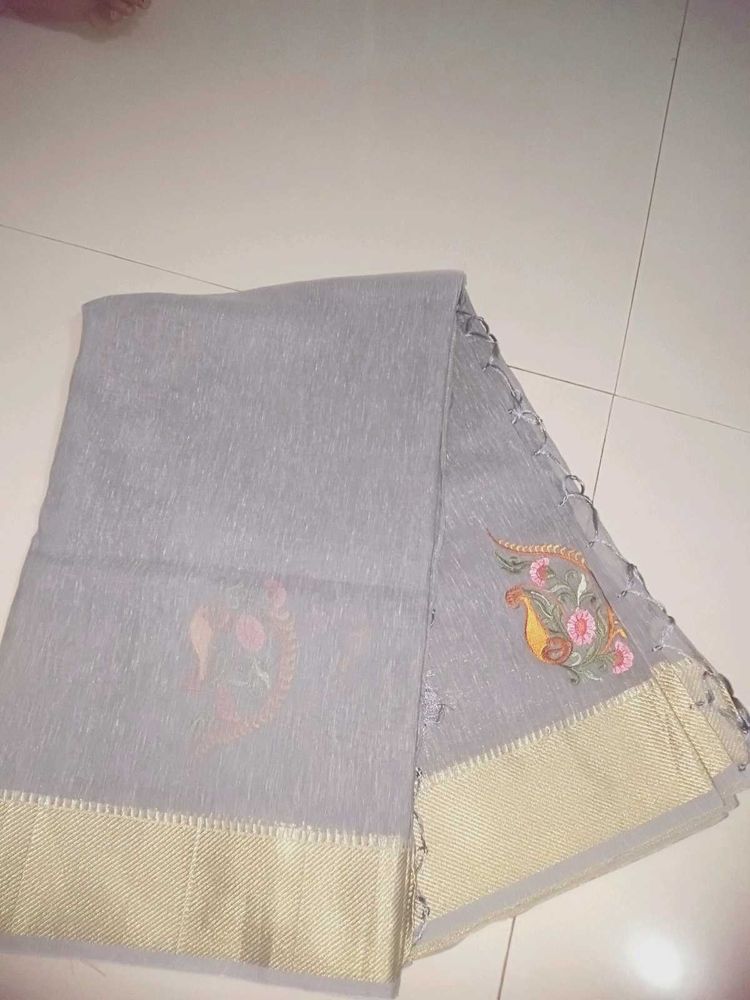 Elegant Grey Saree with Peacock Embroidery