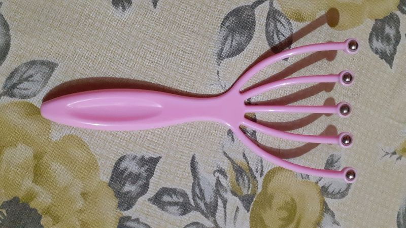 Head Massager &amp; Oval Foundation Makeup brush &amp; Woo