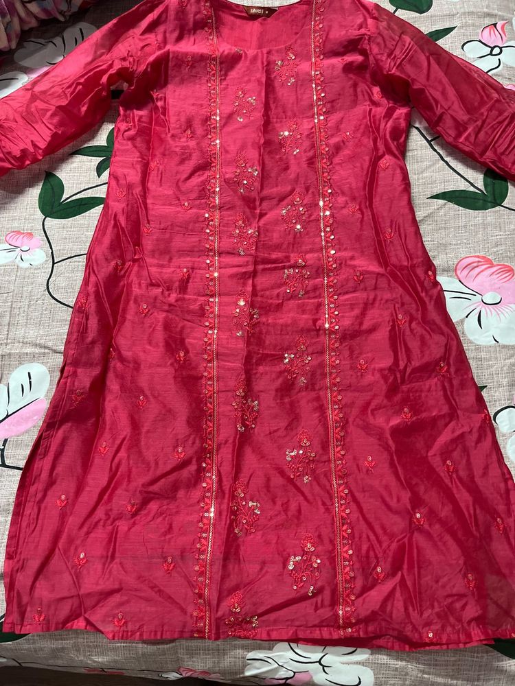 Beautiful Pink Embroidered Kurta