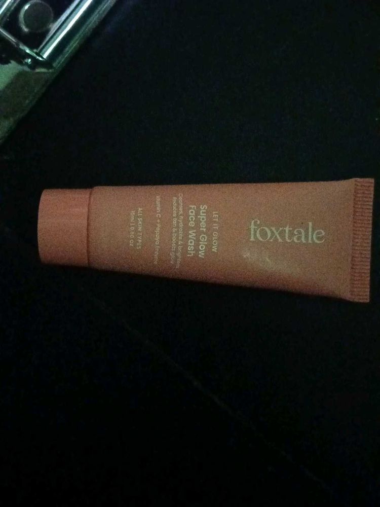 Foxtale Super Glow Face Wash