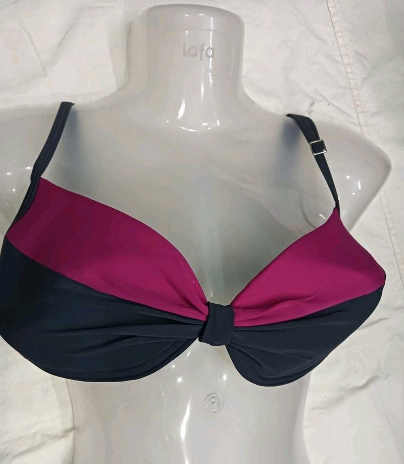 Stylish Two-Tone Bikini Top 🔥
