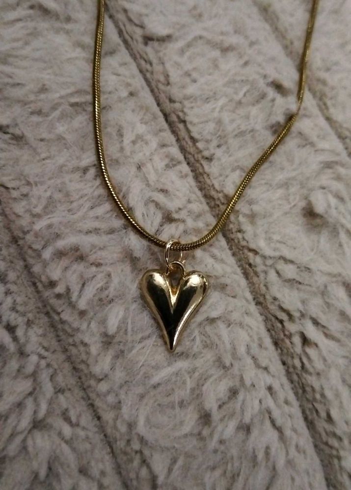 Chic Gold Heart Pendant Necklace