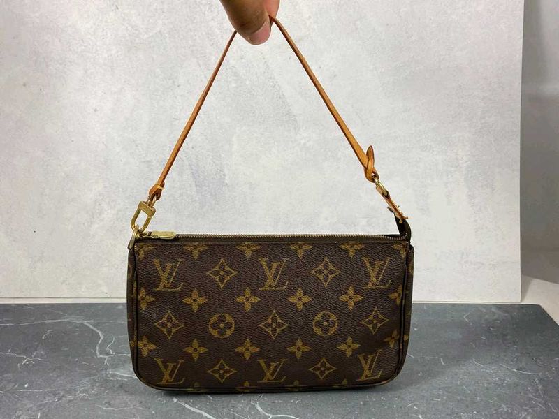 Louis Vuitton Monogram Pochette