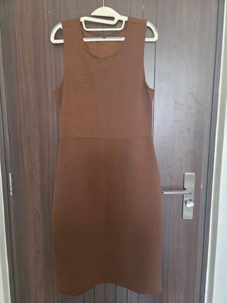 Chic Sleeveless Brown Sheath Dress with Coat