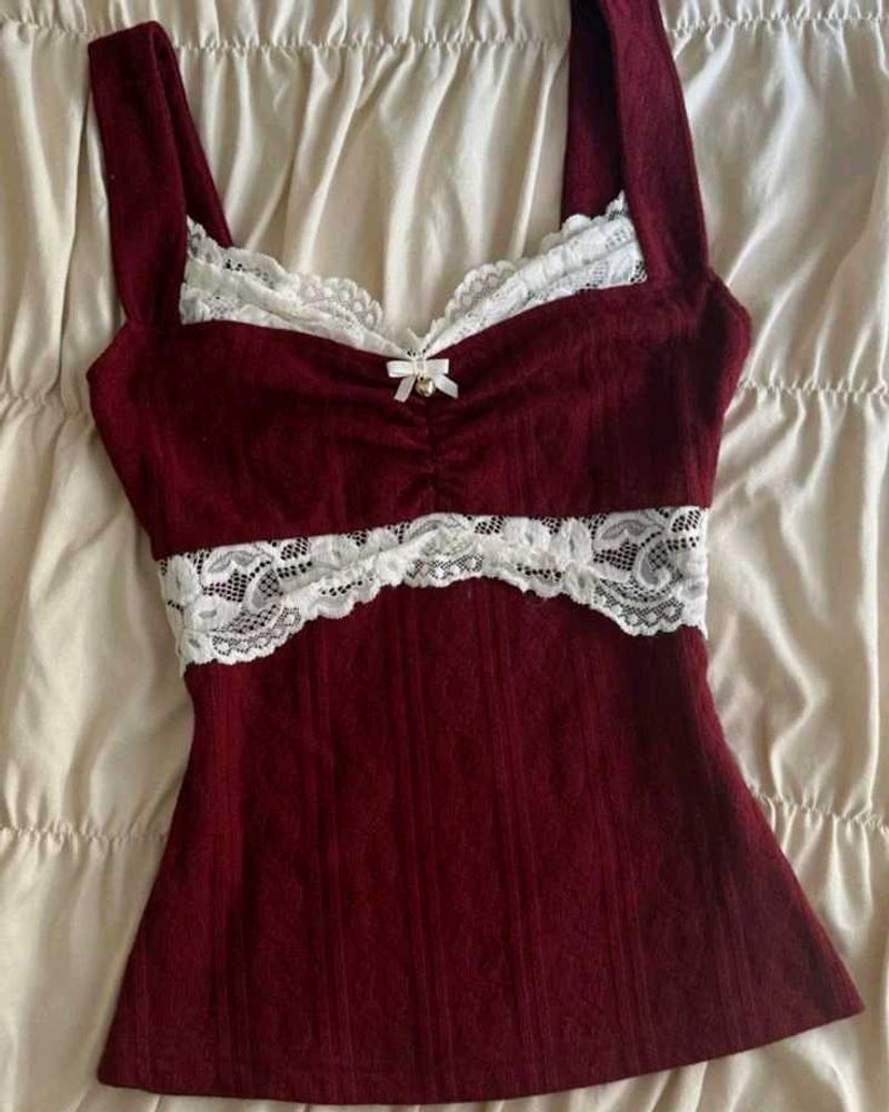maroon top