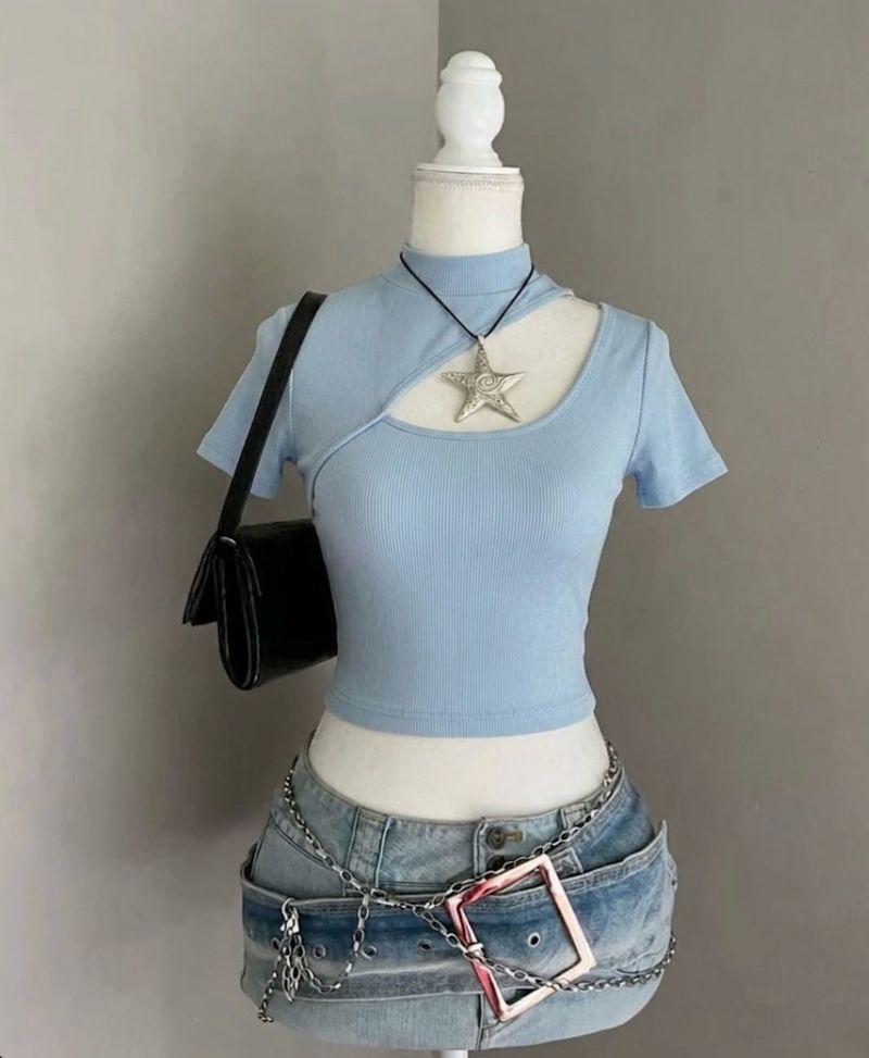 🫐Light Blue Cut-Out Crop Top