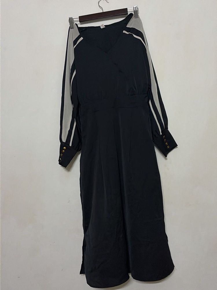 Chic Black V-Neck Midi Dress