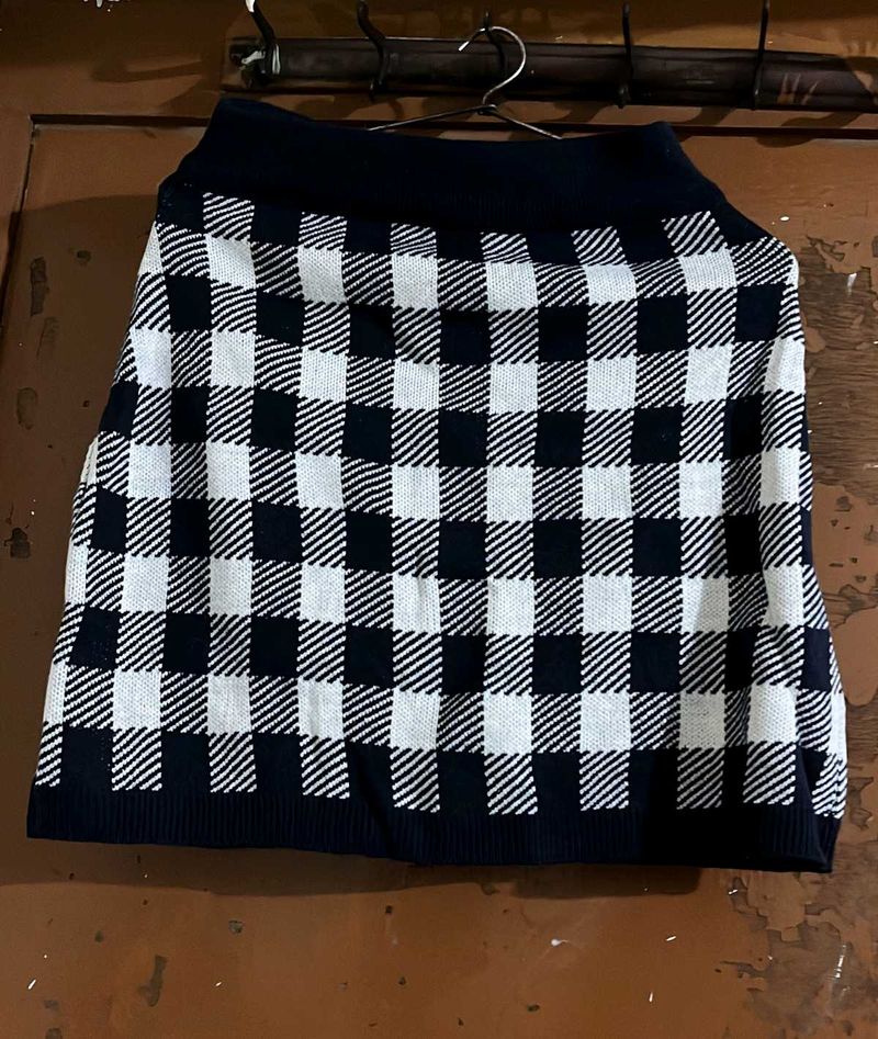 Black &amp; White Gingham Knit Skirt
