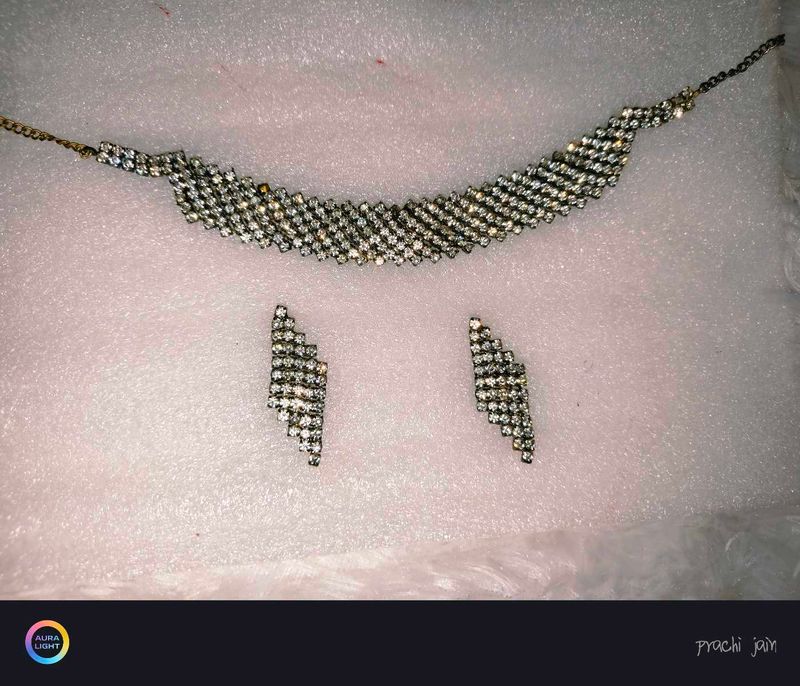 Sparkling Rhinestone Necklace &amp; Earrings Set