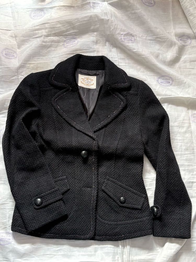 Chic Black Textured Jacket