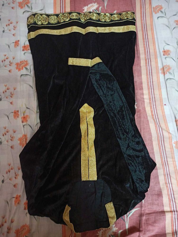 Black &amp; Gold Kurta Set