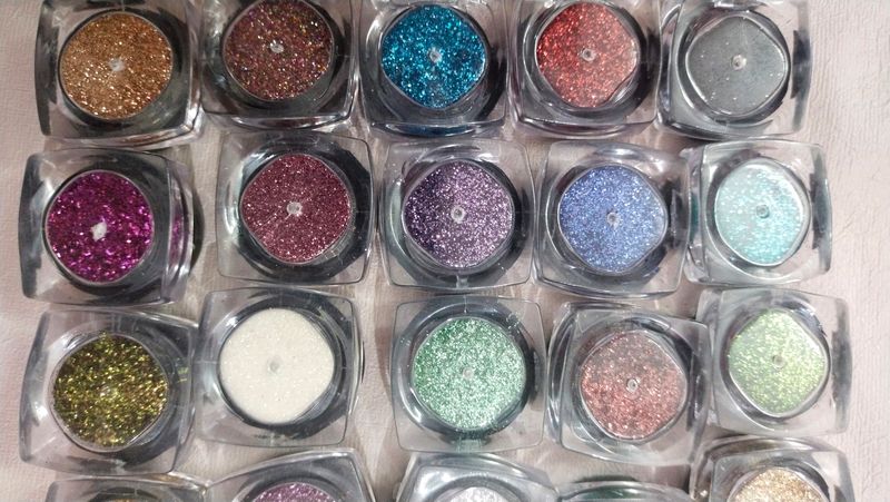 🆕25 Piece Eye Glitters