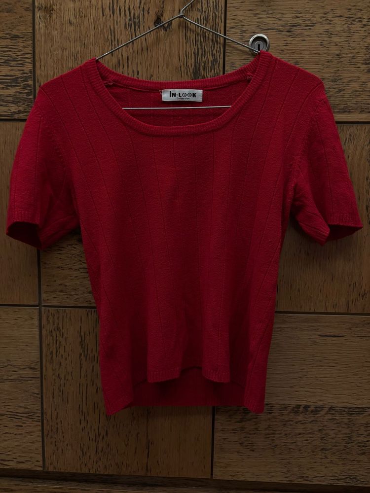 Red Short Sleeve Knit Top