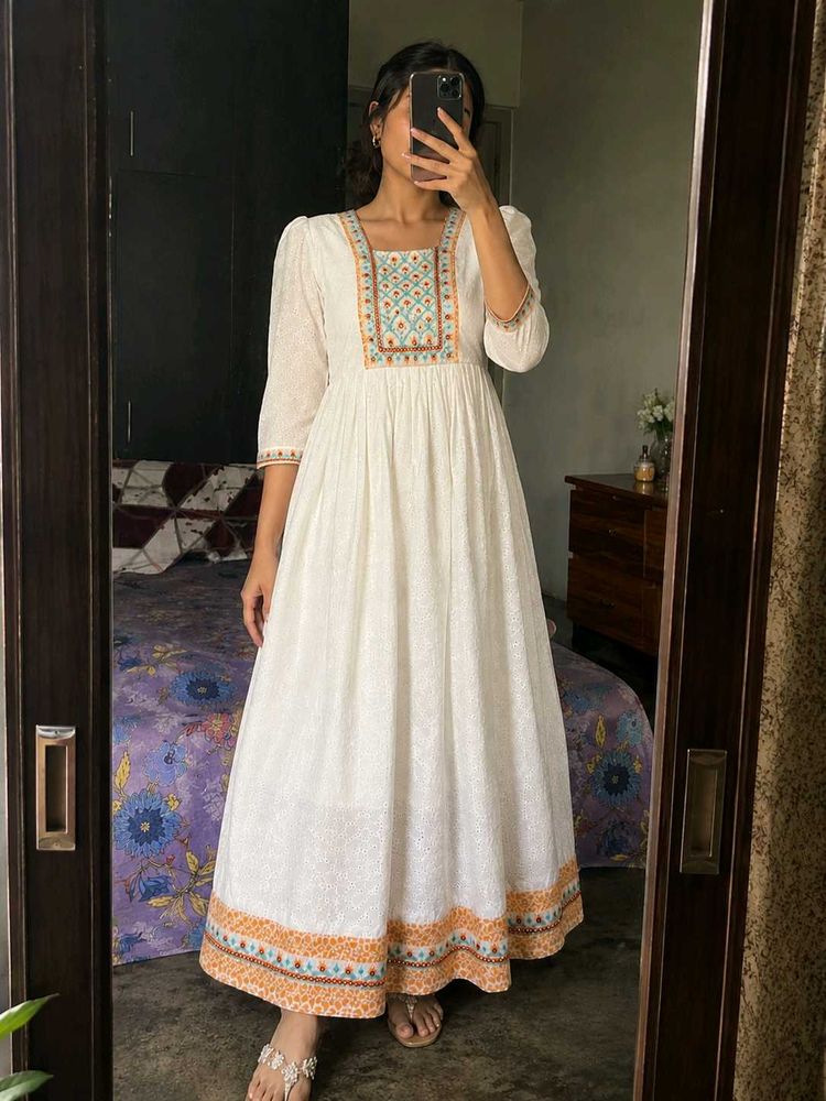 White Embroidered Anarkali Kurta