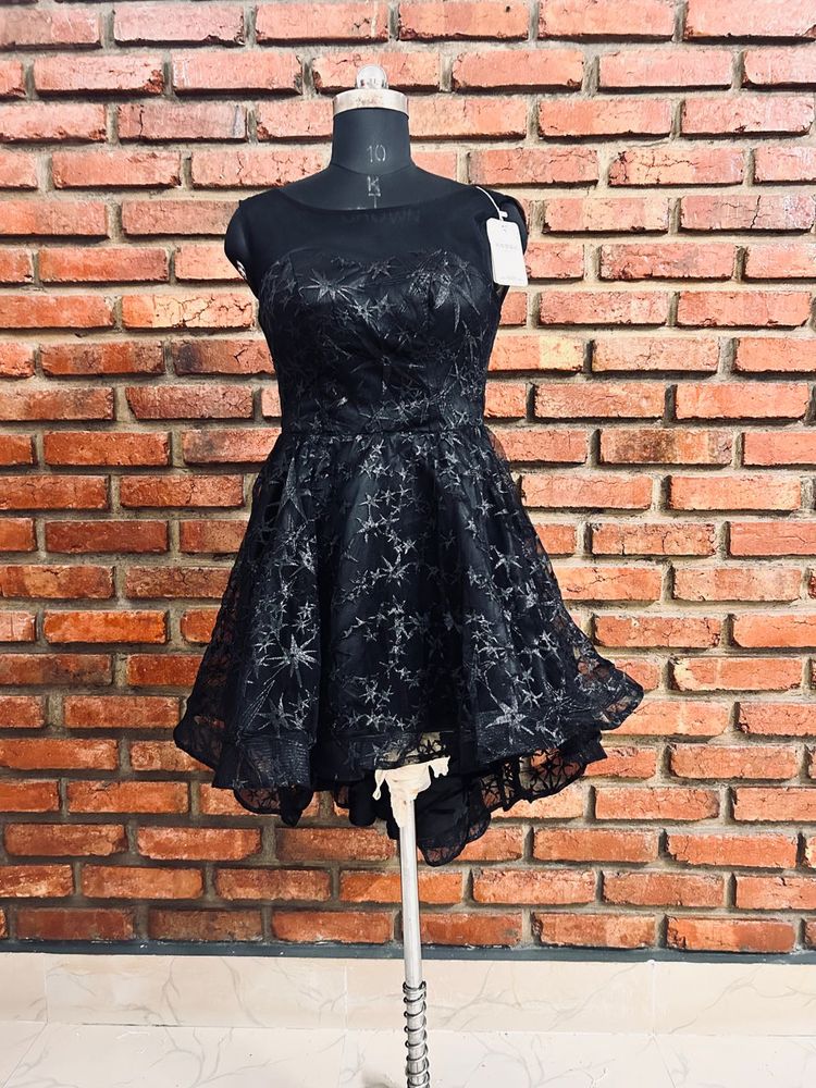 Chic Black Star Lace Dress