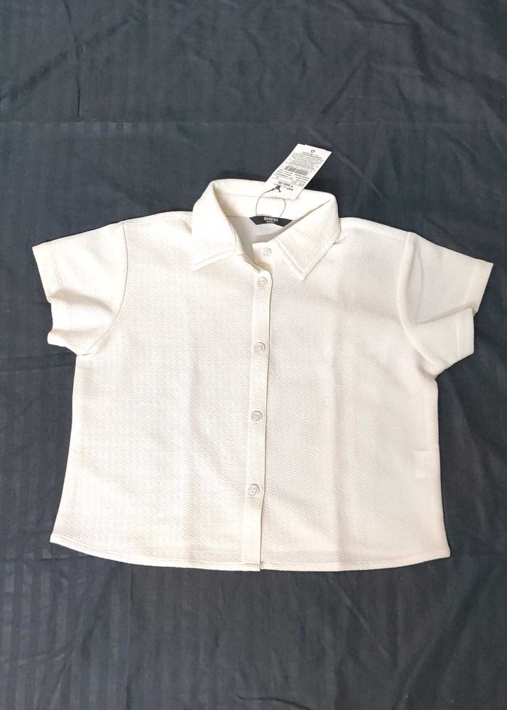 Stylish White Short Sleeve Button-Up Shirt