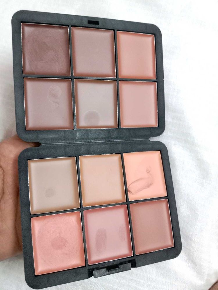Creamy Concealer, Contour And Blusher Kit