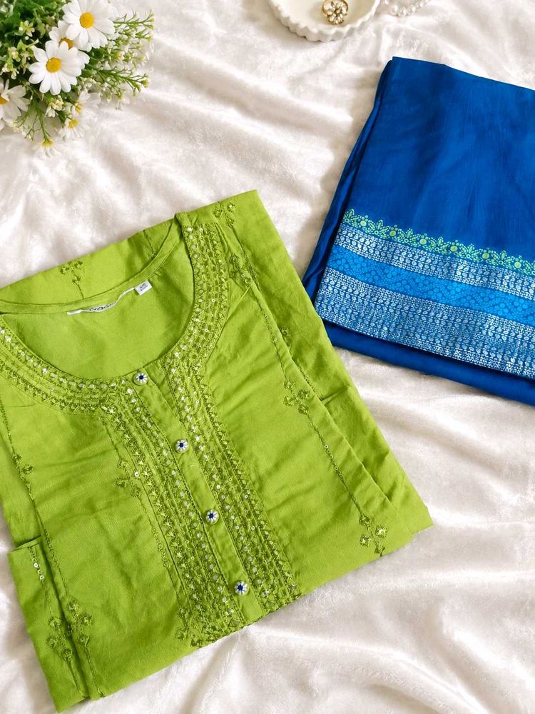 Avaasa Vibrant Kurta Set with Blue Bottoms