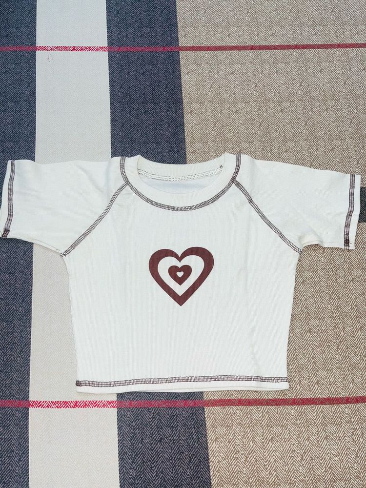 Cream Heart Graphic T-Shirt