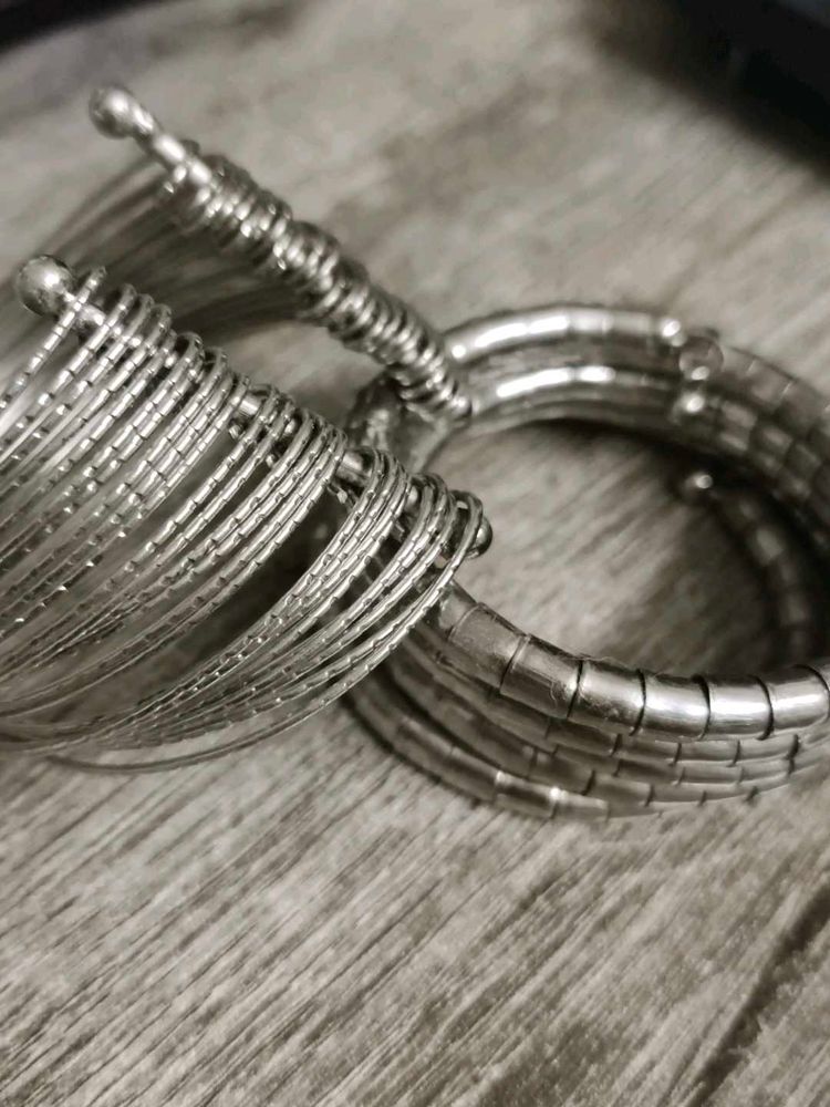 set of 2 Unique Bracelet