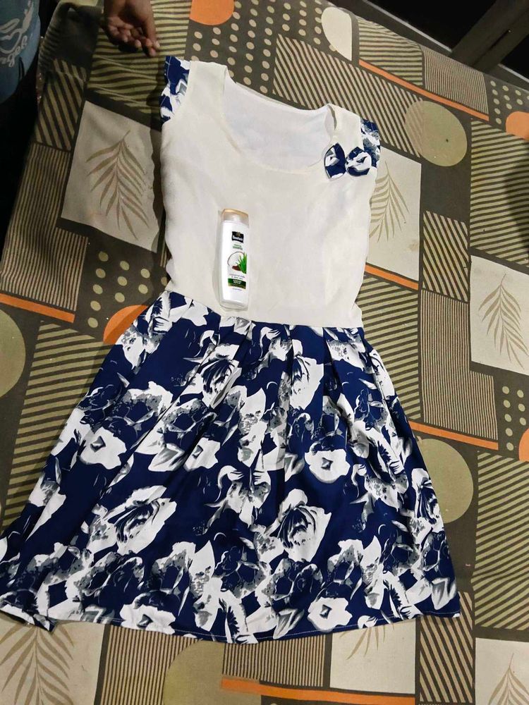 Chic Floral Dress and new shampoo free