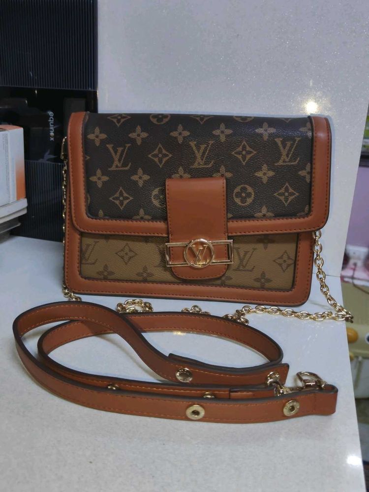 Louis Vuitton Handbag - First Copy