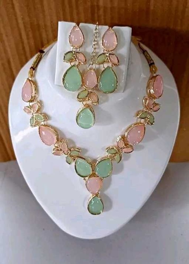 Elegant Pink &amp; Green Gemstone Necklace Set