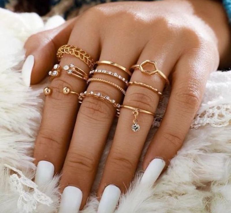 cold plated eight peice rings. shimmering chunky r