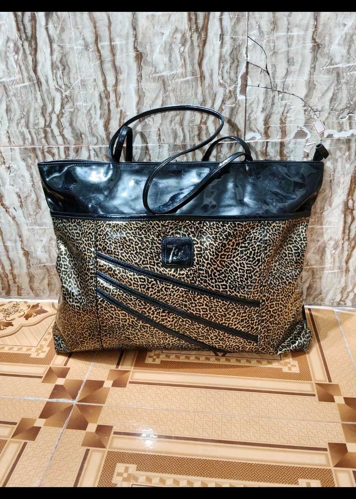 Chic Leopard Print Tote Bag