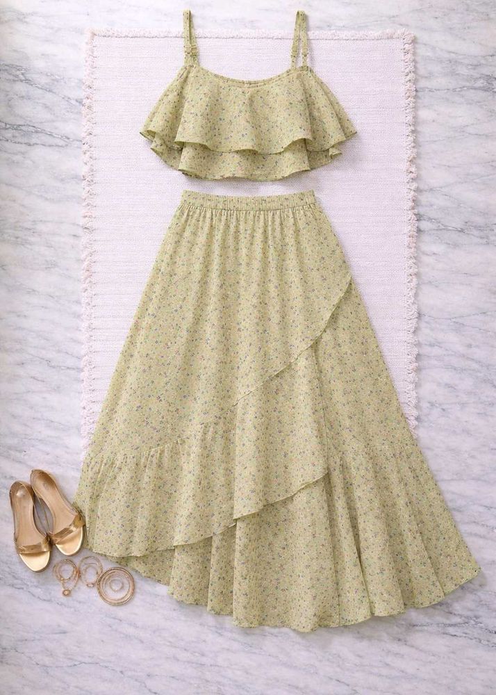 SALE ❤❤Floral Ruffle Crop Top &amp; Skirt Set