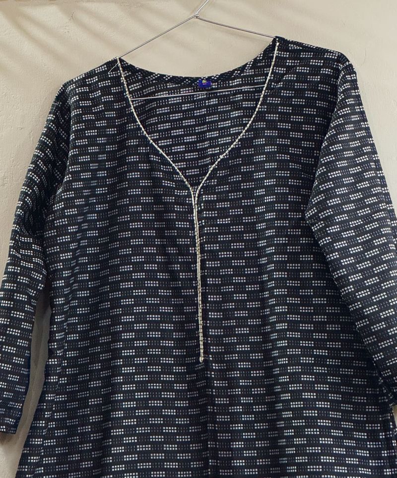 Elegant Black &amp; White Geometric Print Kurta