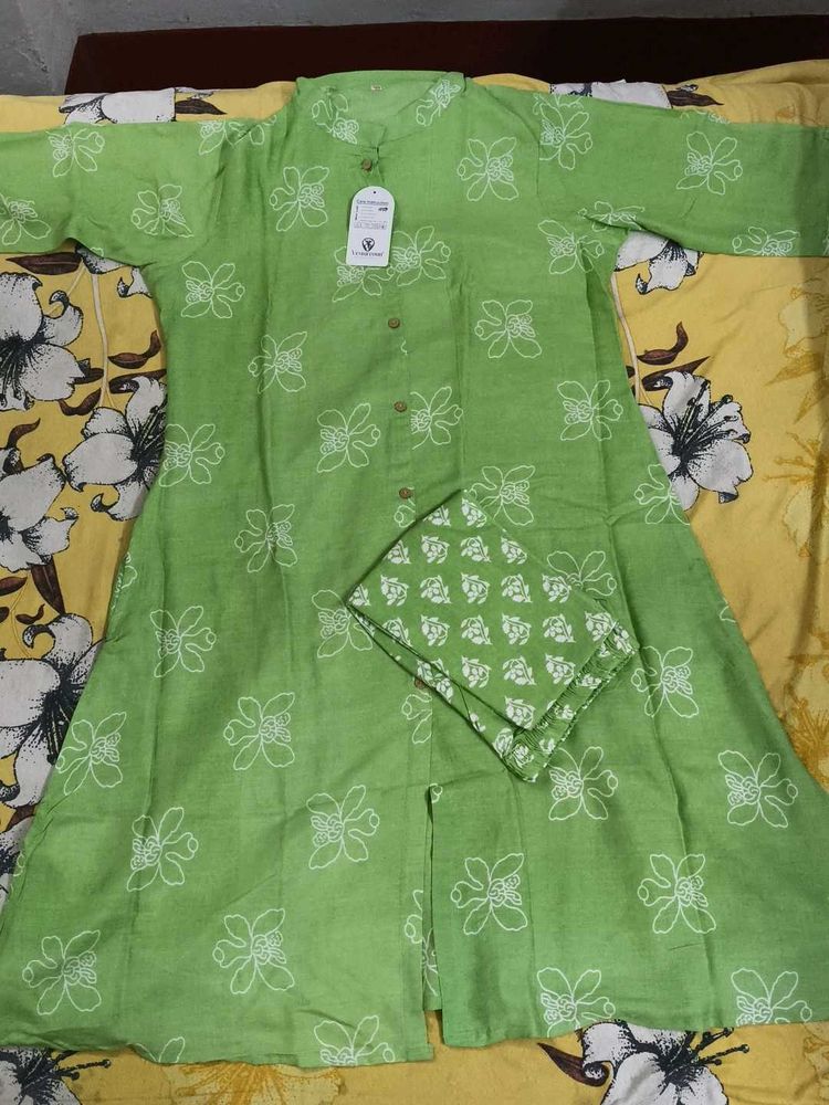 Beautiful Green Kurta Set with Floral Print