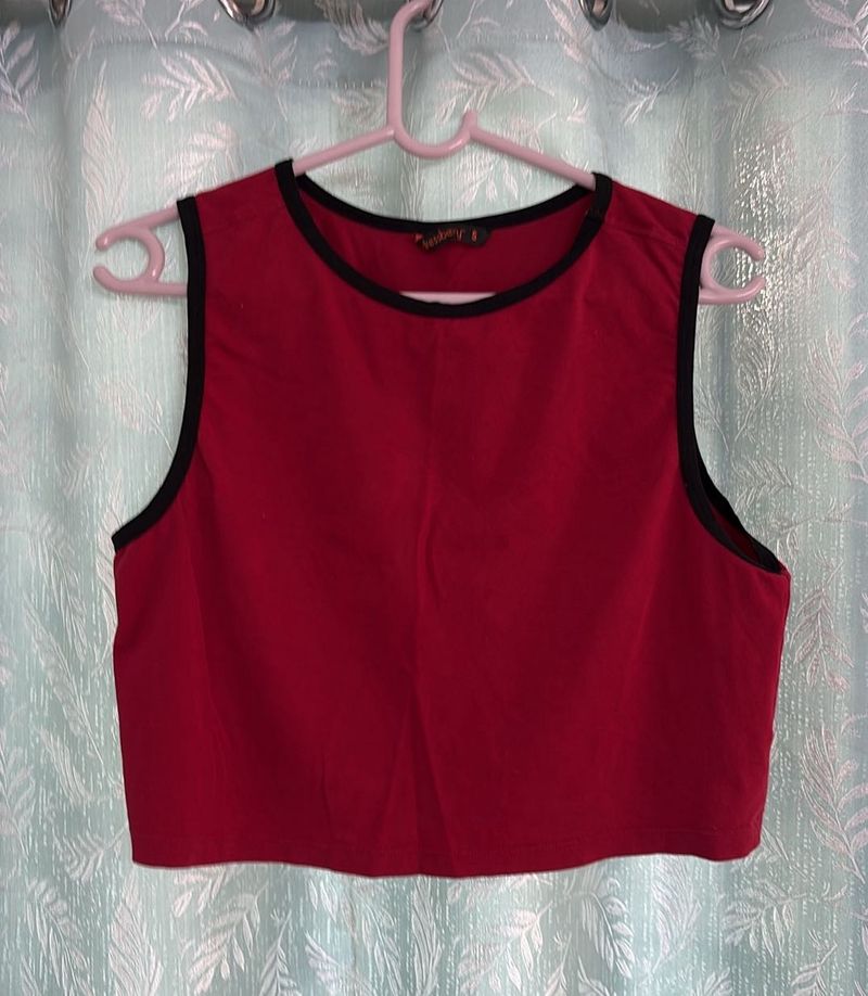 Red Sleeveless Cropped Top