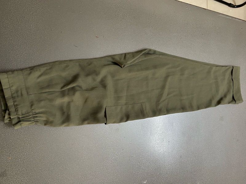 Never used Olive Green Cargo Pants
