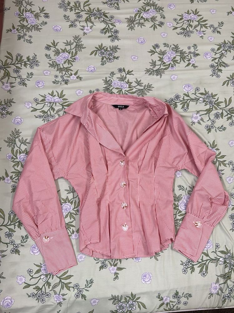 Chic Striped Button-Up off-shoulder Blouse