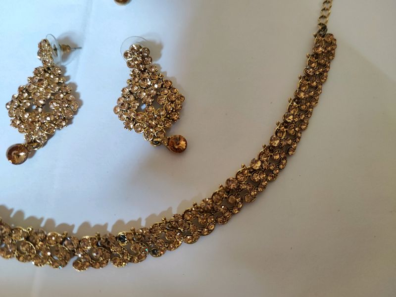 Price Drop!!! 4 Piece Jewelry Set