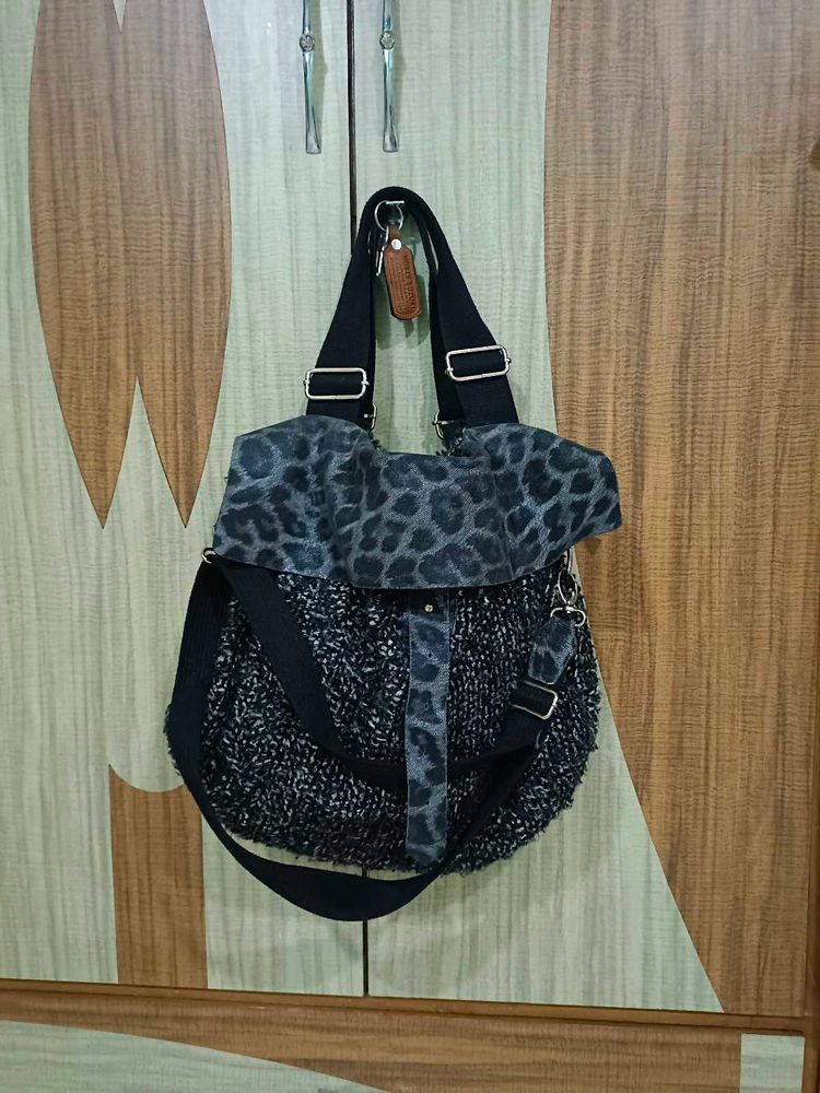 Chic Leopard Print &amp; Textured Shoulder Bag