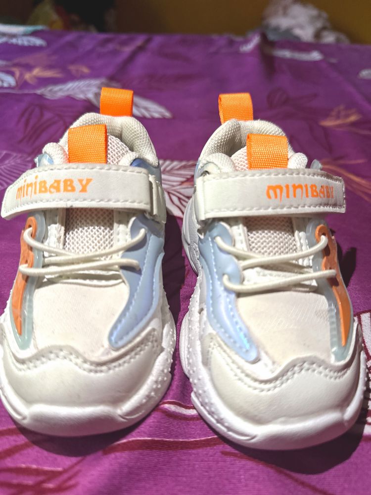 Item Type Sneaker.     Brand NameMut-Mat.