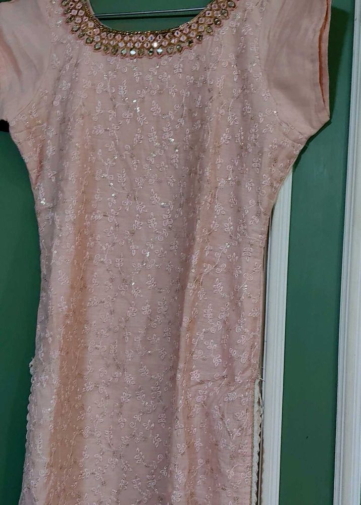 Elegant Pink Embroidered Kurta