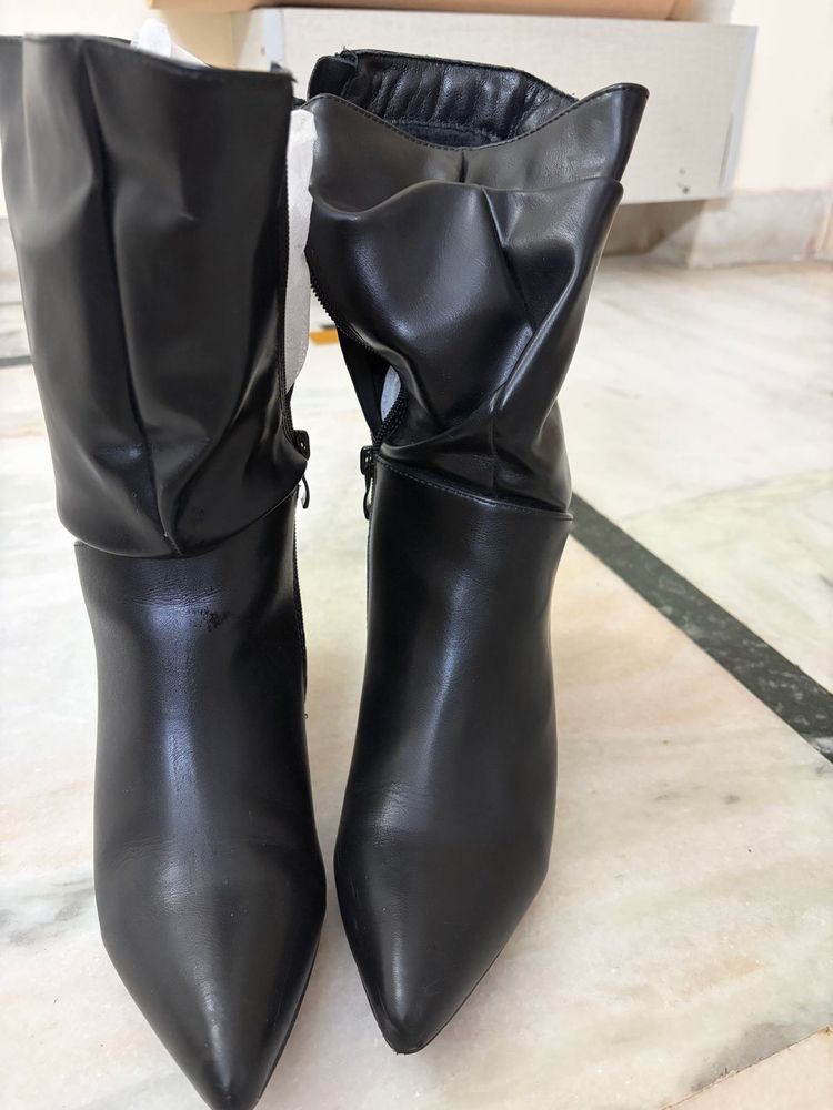 Stylish Black Heeled Boots
