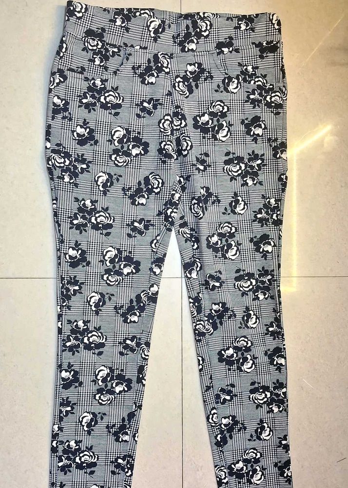 Chic Floral Plaid Pants